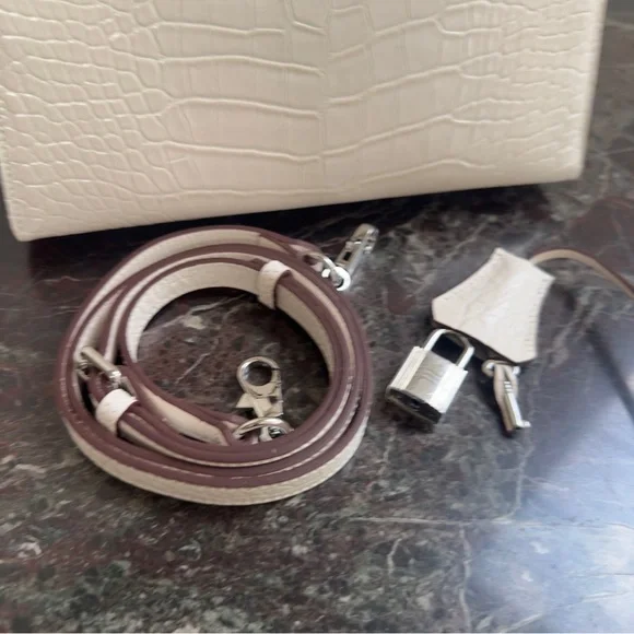 Fashion Leather Bag Sliver Lock with Crocodile pattern - Picture 4 of 14